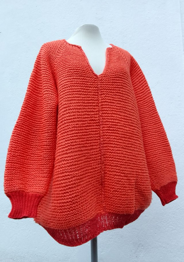 SWETER HANDMADE
