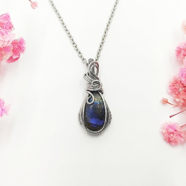 Naszyjnik Labradoryt stal chirurgiczna wisiorek handmade wirewrapping