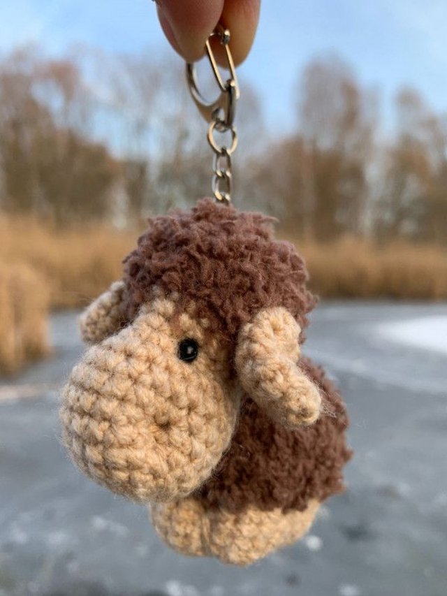 Brązowa owieczka - breloczek
