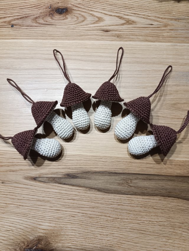 Grzybki szydełkowe zawieszki