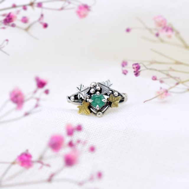 Pierścionek Leśny z Bluszczem i Szmaragdem