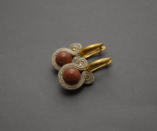 kolczyki sutasz z piaskiem pustyni