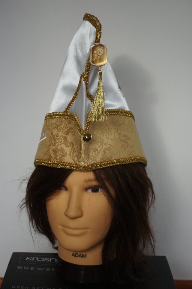 Kapelusz komitetu Bitburgera   *5