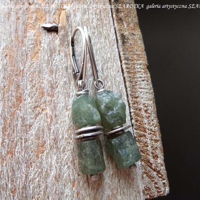 OLIVE GREEN kolczyki z apatytu i srebra