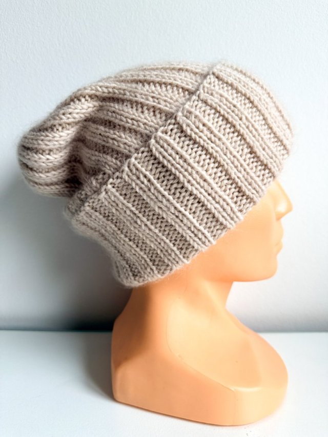 Ręcznie robiona czapka beanie MIRA 100% Merino plus moher i jedwab 50/56 jasny beż - od ręki