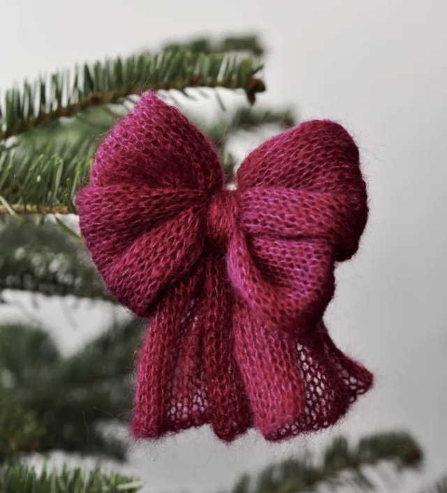 Kokardy świąteczne z moheru i jedwabiu ręcznie robione ozdoby na choinkę przytulna ekologiczna dekoracja bożonarodzeniowa z naturalnej włóczki zestaw