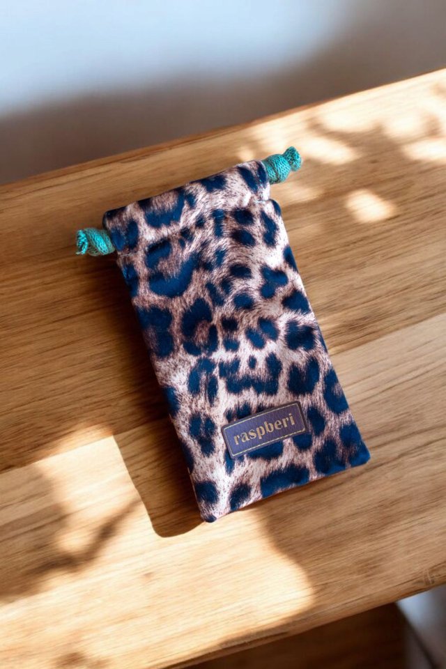 Etui na okulary w panterkę