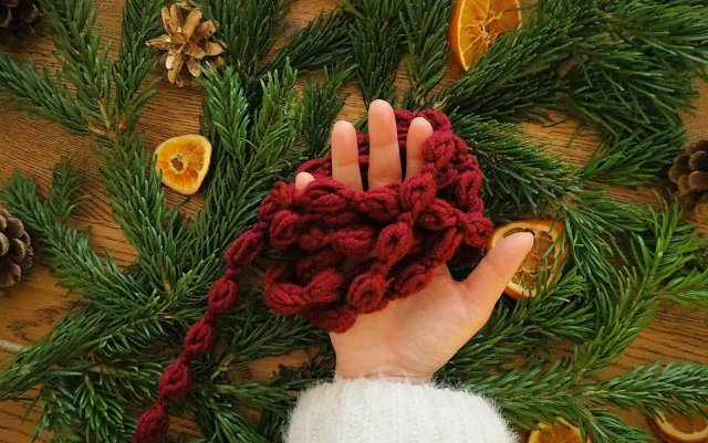 Szydełkowy łańcuch choinkowy - ozdoba świąteczna - dekoracja choinkowa