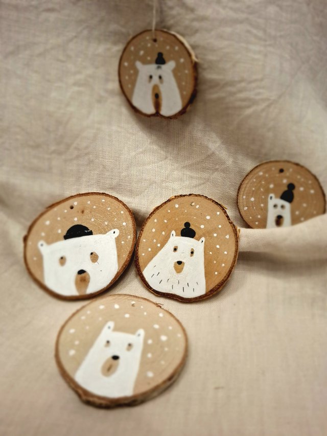 Zawieszki na choinkę z motywem misia.