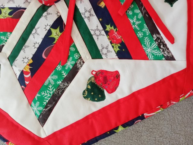 Dywanik, podkład, spódnica pod choinkę,  pokrowiec na stojak