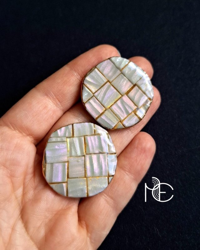 w błyskach muszli no3