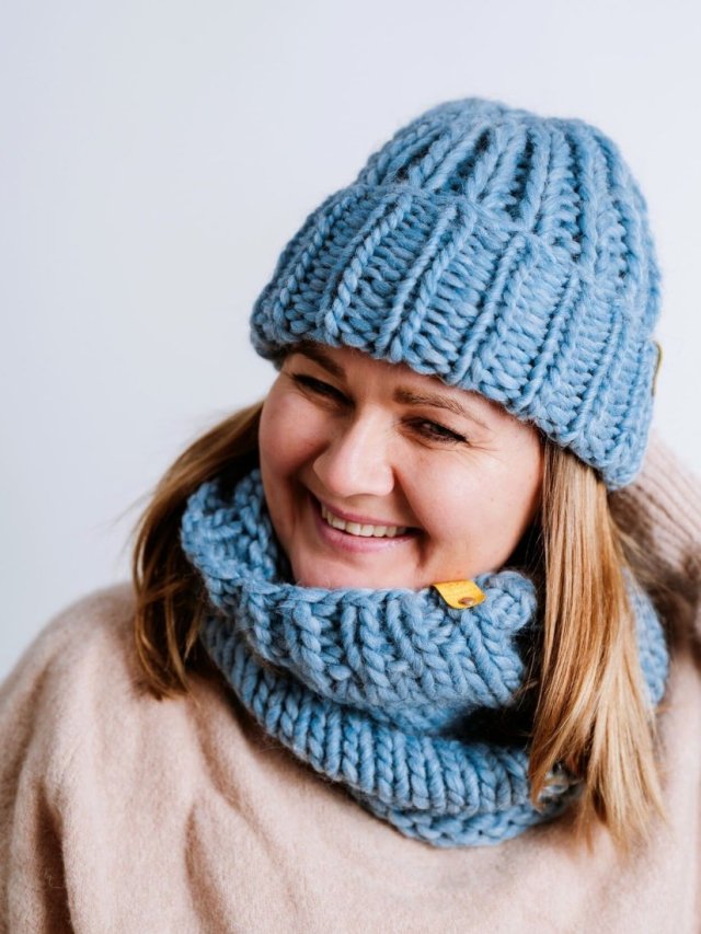 Komplet zimowy wełniana czapka i komin WOOLY błękit
