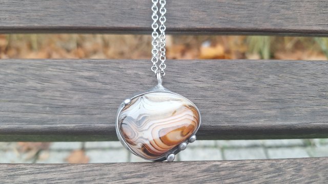 Żywe kultury bakterii - wisiorek