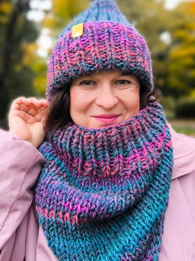 Komplet zimowy czapka i komin MAXCOLOR "kosmiczne energie"