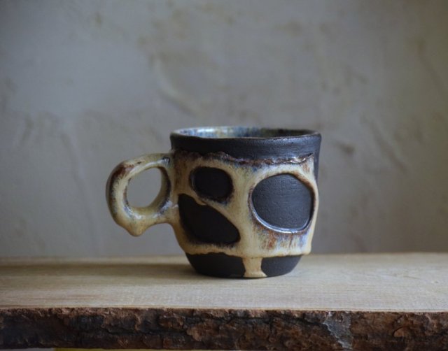 OTULANiE_kubek ceramiczny_kremowa czerń