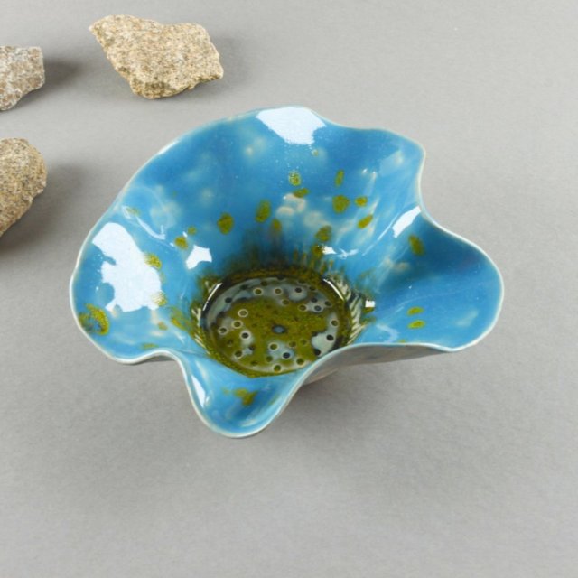 Talerzyk na biżuterię, niebieski kwiat ceramika