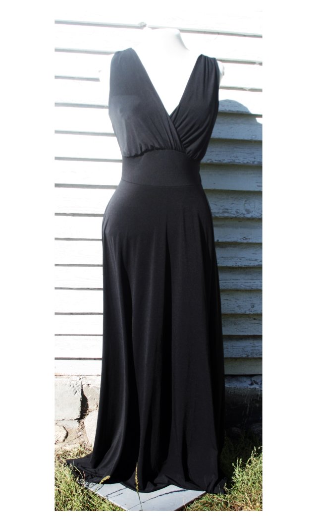 CZARNA SUKNIA WŁOSKA