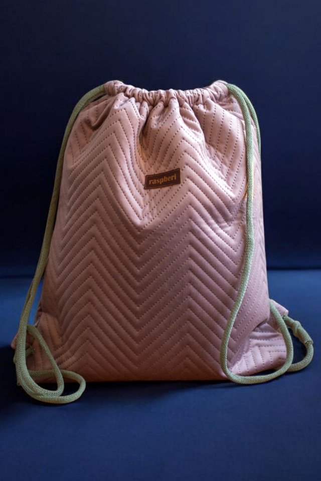Pikowany pudroworóżowy workoplecak basic