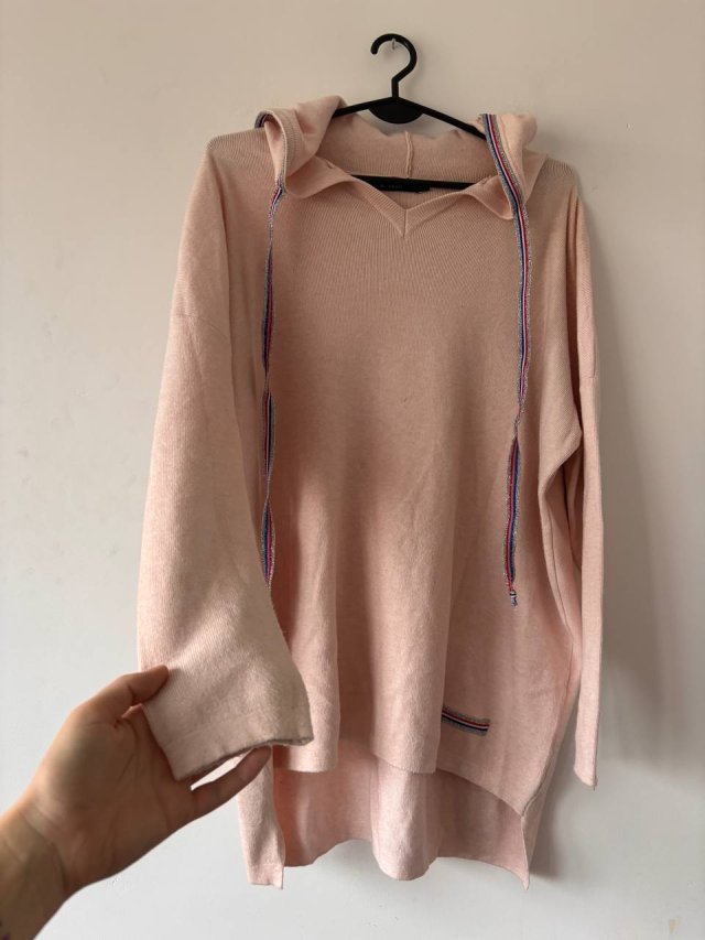 Pudrowy sweter z kapturem Monnari, modal/wiskoza/angora, długi, XL/XXL