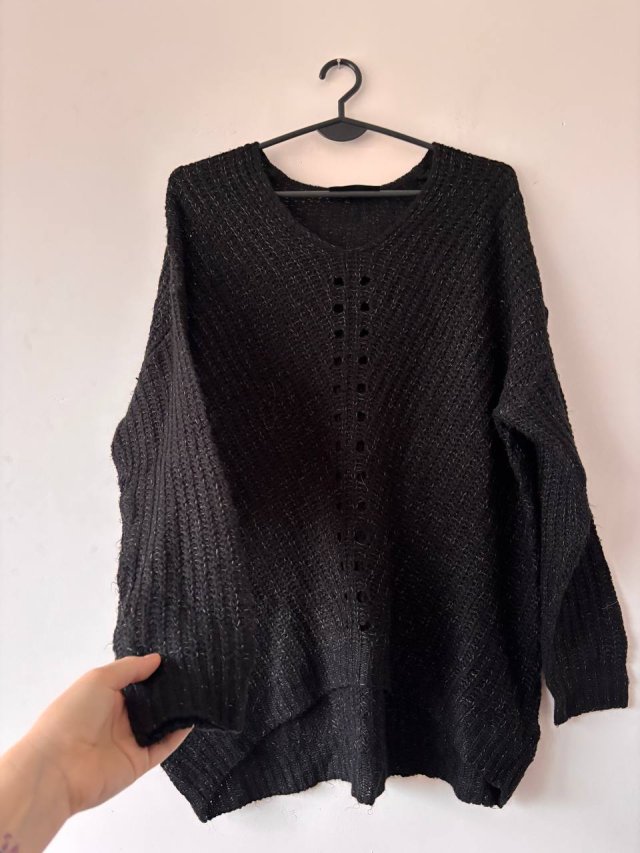 Czarny ażurowy sweter Kapalua XXL/XXXL , miękki, lekki, oversize, elegancki, dłuższy tył