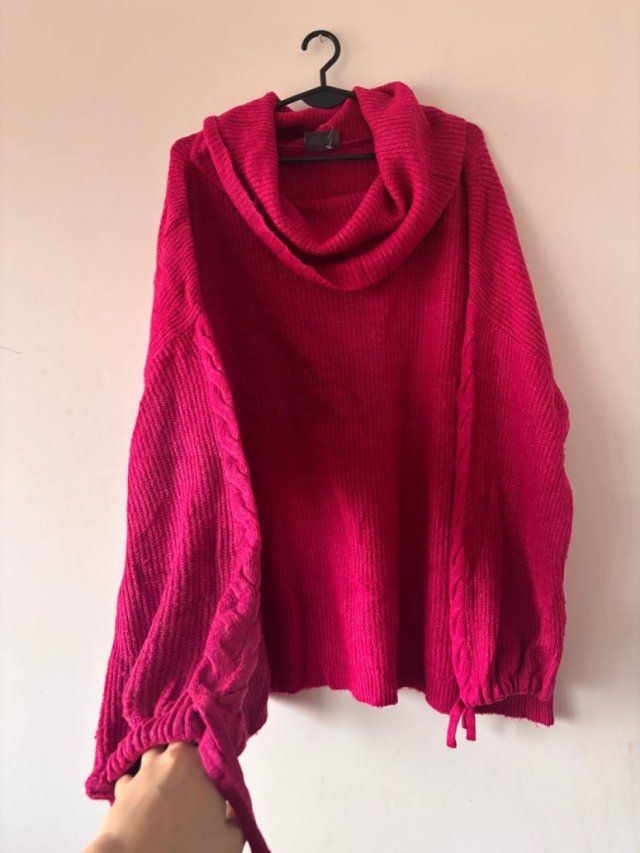 Ciepły różowy sweter oversize z dużym golfem Yessica XL/4XL