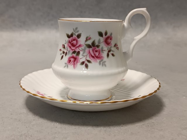 ROYAL WINDSOR Duet Róże Kolekcjonerska Filiżanka ANGLIA