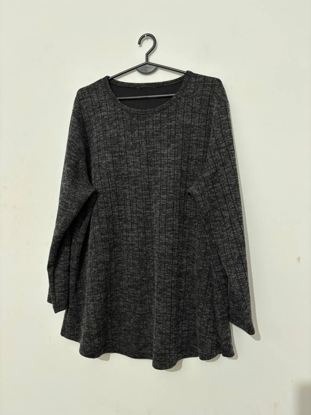 Szary luźny sweter oversize XL/XXL miękki prążkowany melanż CM Rozmiar XXL / 44 / 16