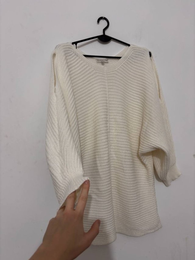 Kremowy oversize sweter z szerokimi rękawami, miękki luźny fason, F&F Rozmiar XL / 42 / 14
