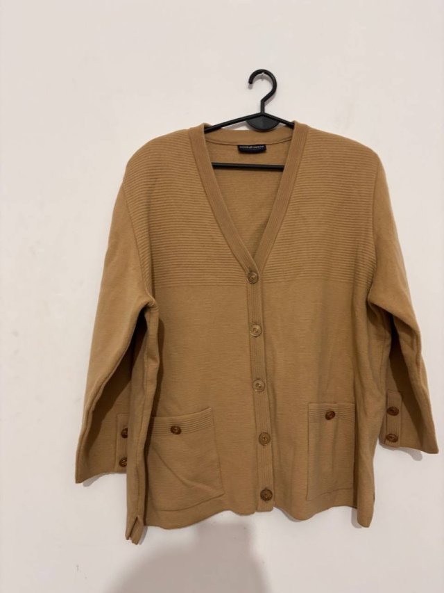 Miękki, ciepły kardigan w kolorze camelowym z wysokiej jakości mieszanki wełny Woolmark Rozmiar XL / 42 / 14 Stan