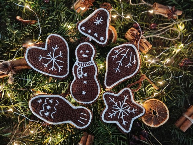 Świąteczne pierniczki - zestaw ozdób choinkowych