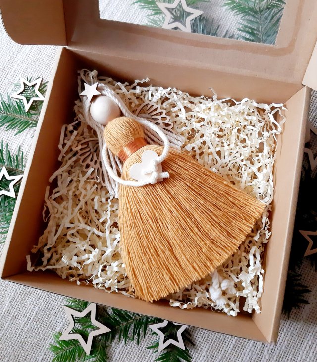 ANIOŁEK W MIODOWEJ SUKIENCE