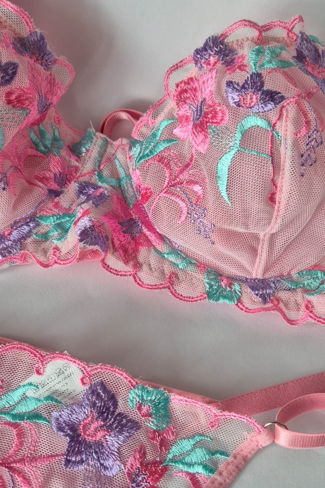 NOWY zmysłowy różowy komplet bielizny z haftem kwiatowym 75D 80C 85B  Hp219