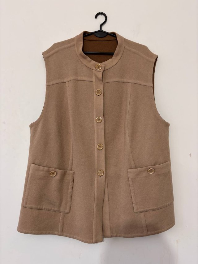 Dwustronna kamizelka wełniana beż–camel, klasyczny krój