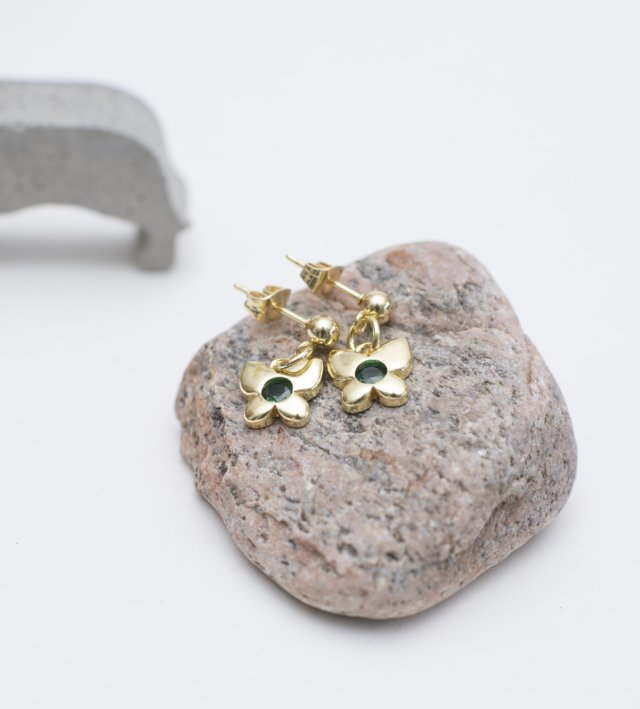 Delikatne kolczyki Emerald Butterfly.