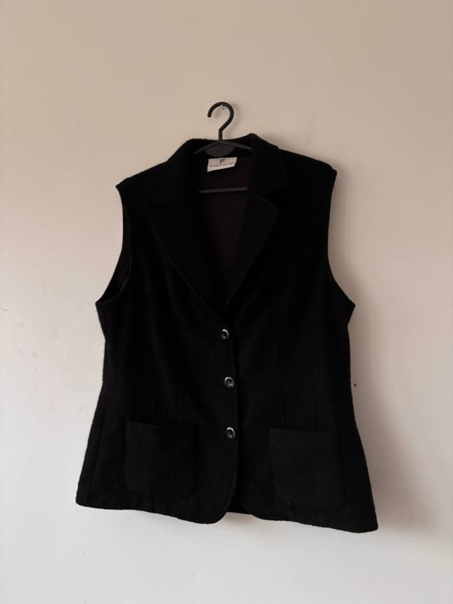 Elegancka czarna kamizelka Frankenwälder z wełną, rozmiar M/L, klasyczny krój