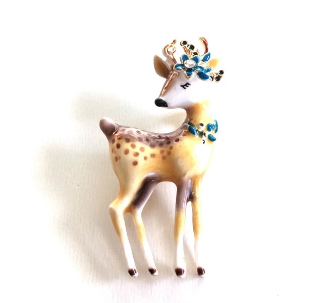 Emaliowana broszka Sarenka