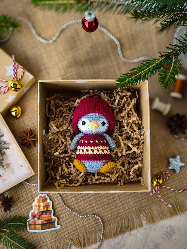 Mały pingwinek w pudełku, Zabawka na prezent, Prezent na Mikołaja