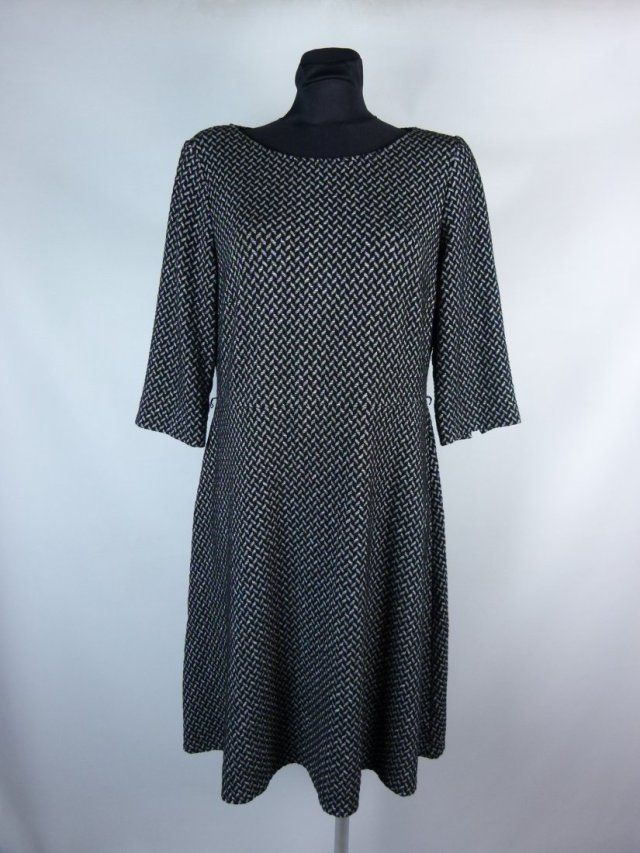 Betty Barclay sukienka trapezowa rękaw do łokcia / 44