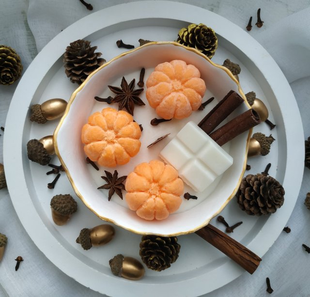 Świąteczna świeca sojowa cynamon i pomarańcza