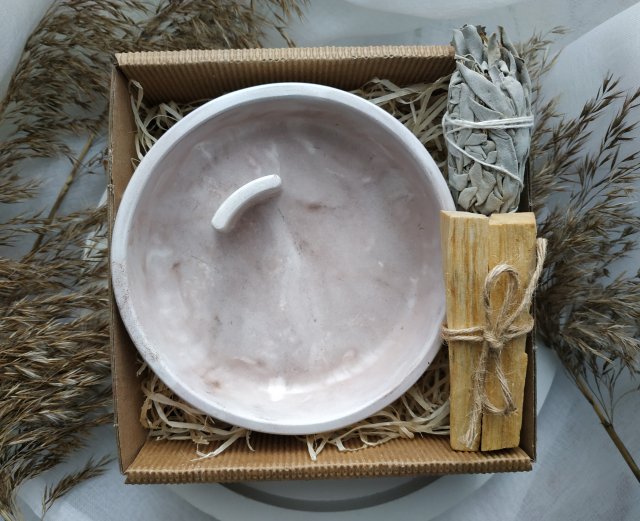 Naturalne kadzidła z podstawką