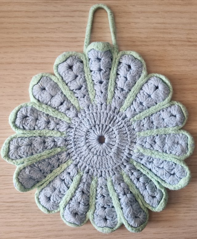 Szydełkowa podkładka pod garnek kubek lub talerz