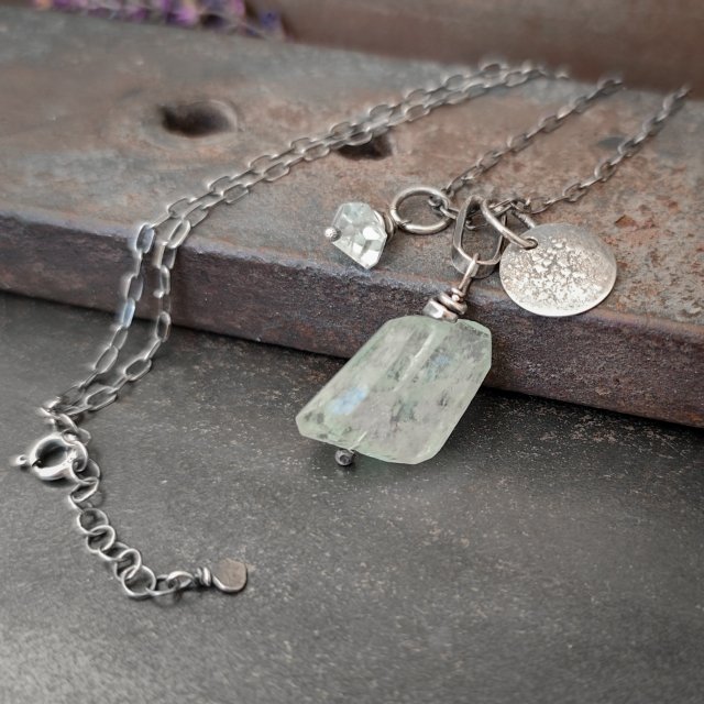 Wisiorek z akwamarynem 4