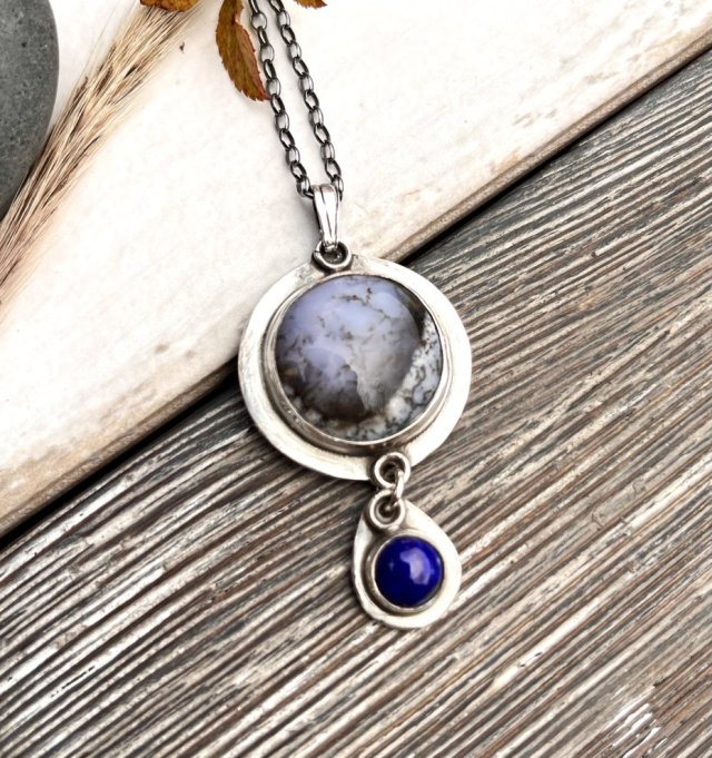 opal i dendrytowy las - srebrny wisior