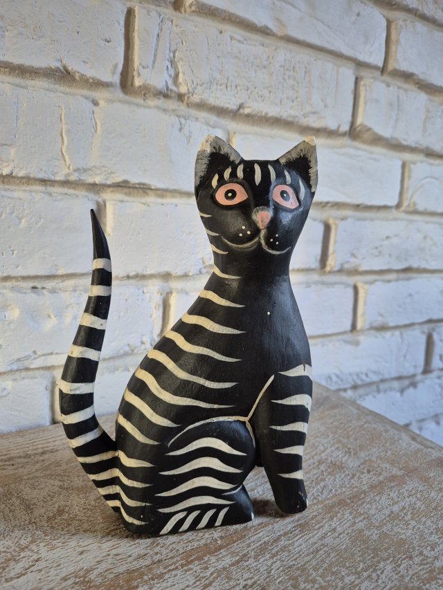 Drewniana figurka kota vintage