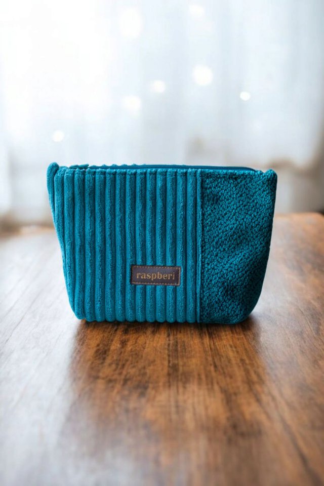 Duża kosmetyczka w kolorze turkusowym