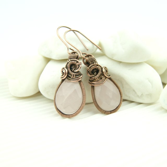 Kolczyki z różowym kwarcem