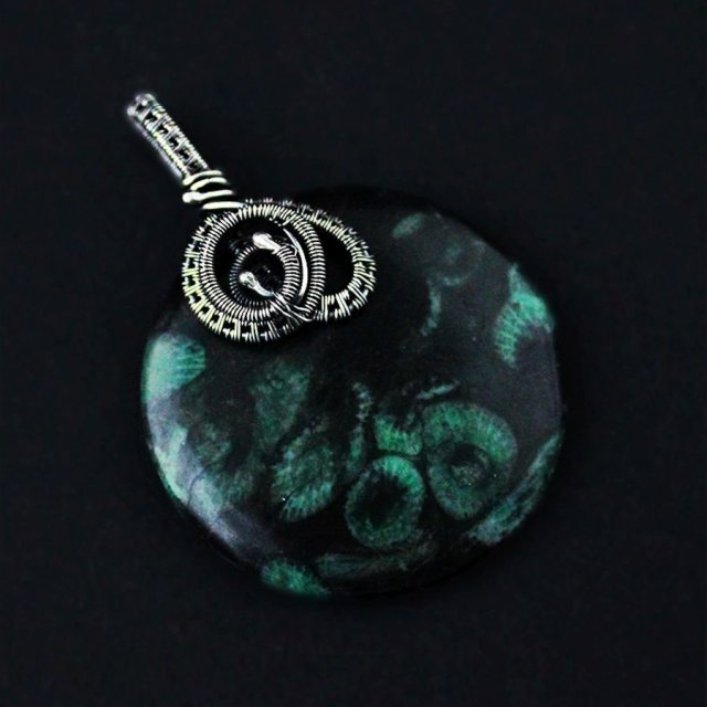 Salome - srebrny duży wisior wire-wrapping z agatem mszystym