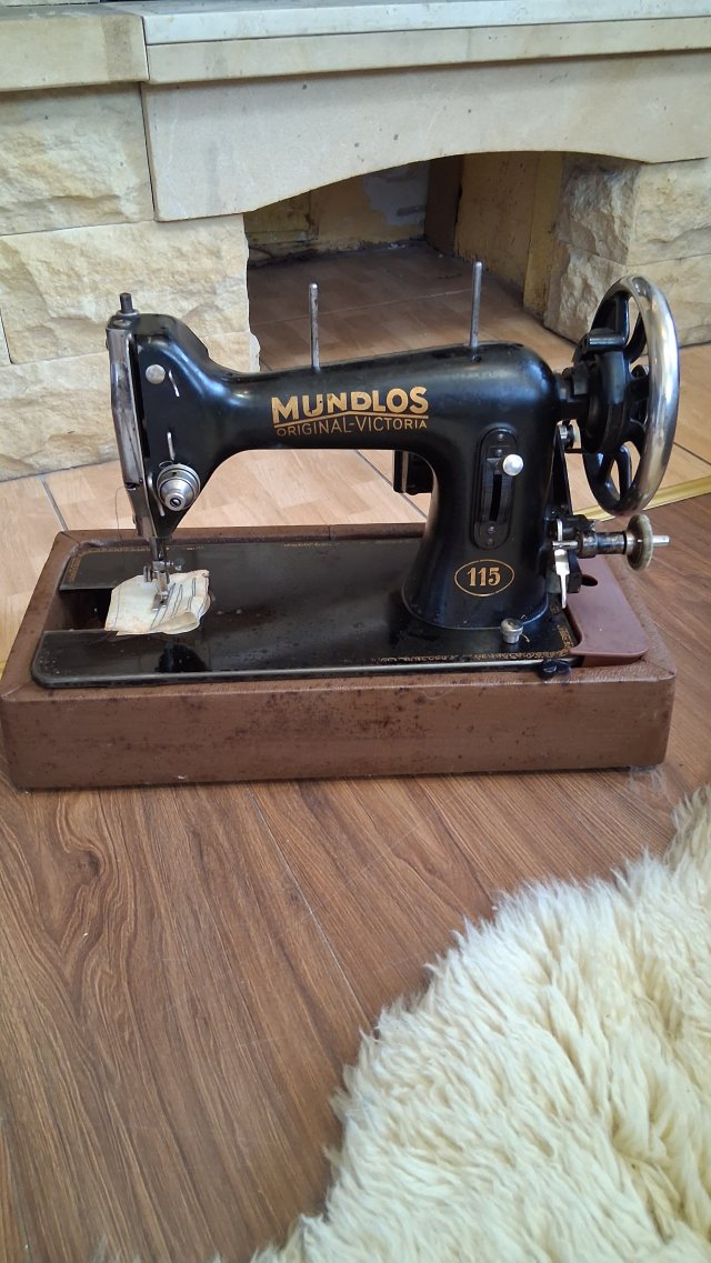 Oryginalna zabytkowa maszyna do szycia mundlos original victoria
