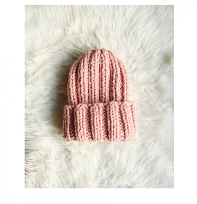 CZAPKA Z WEŁNĄ PUDROWY RÓŻ