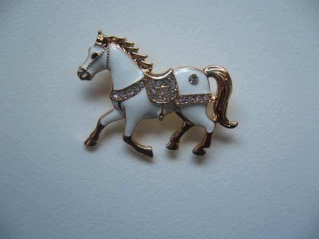 EMALIOWANA BROSZKA KOŃ